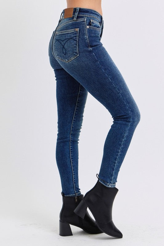 Judy Blue Mid-Rise Waist Skinny Jeans with Pockets