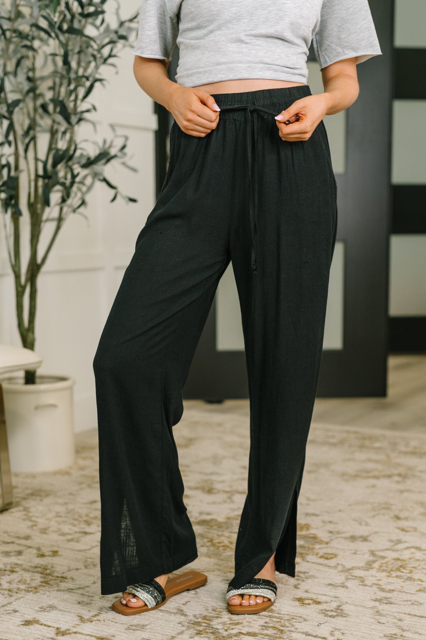 Essential Feeling Lounge Pants in Light Black