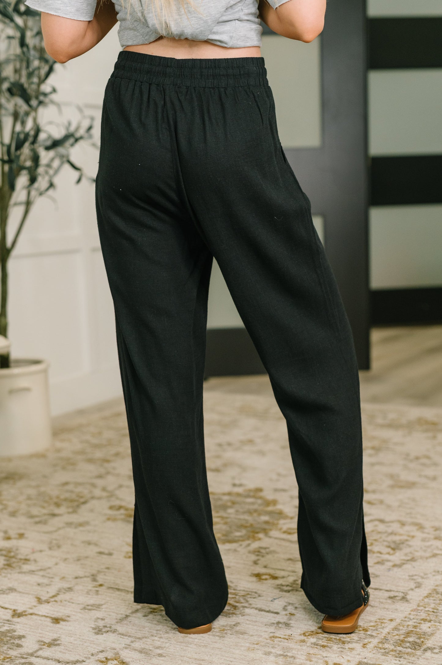 Essential Feeling Lounge Pants in Light Black